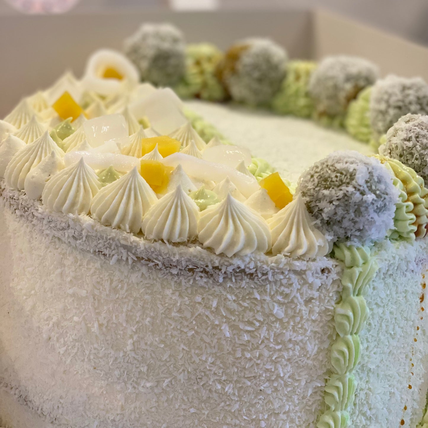 Es Teler Klepon Ondeh Cake (Half/Half)
